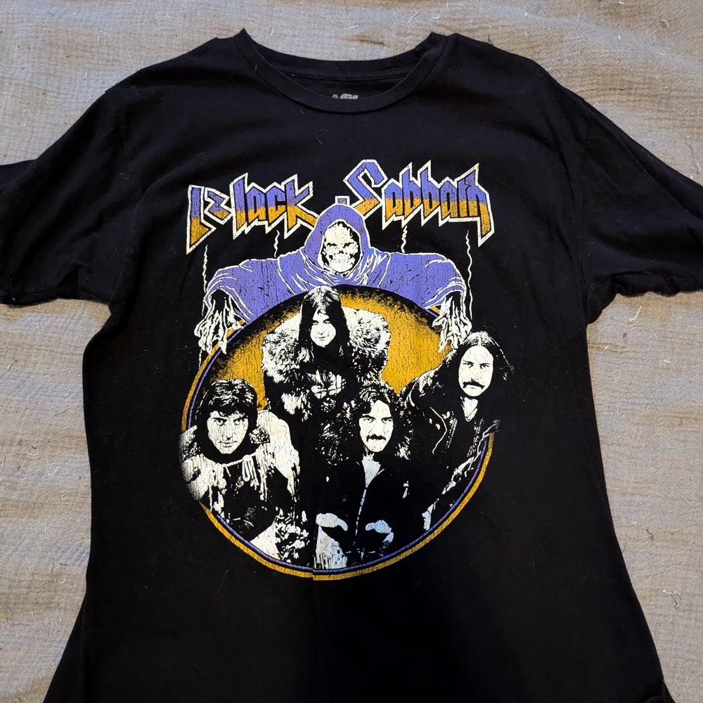 Black Graphic Tee - Short Sleeve
